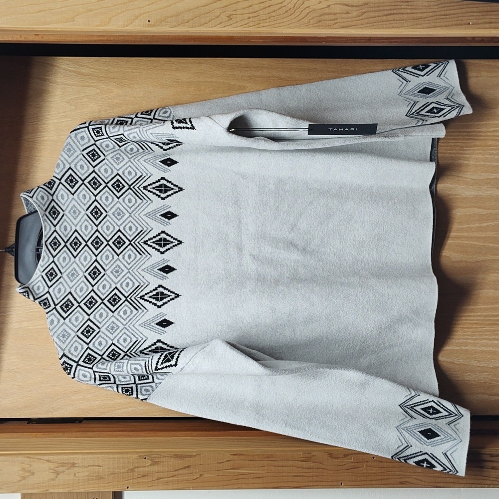 NWT, Tahari, Women's, White, Gray and Black Patterned, Mock, Sweater,  XLarge